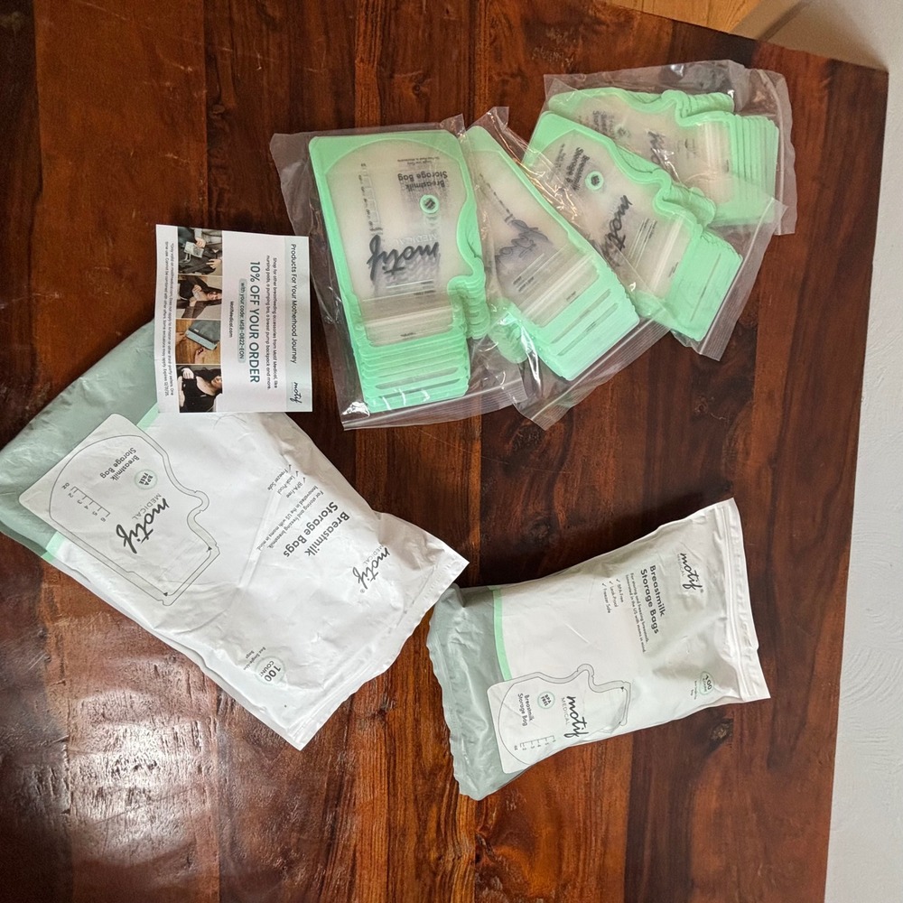 Motif Medical Breastmilk Storage Bags 8oz 180 BPA Free Double Zipper Leakproof